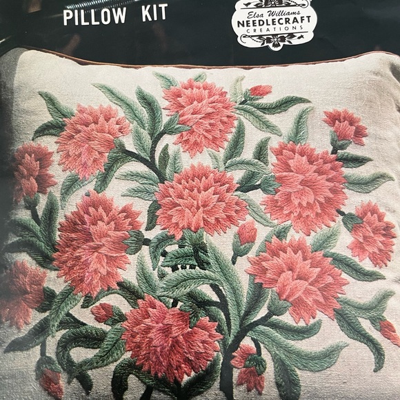 Embroidery pillow kit - Picture 5 of 15